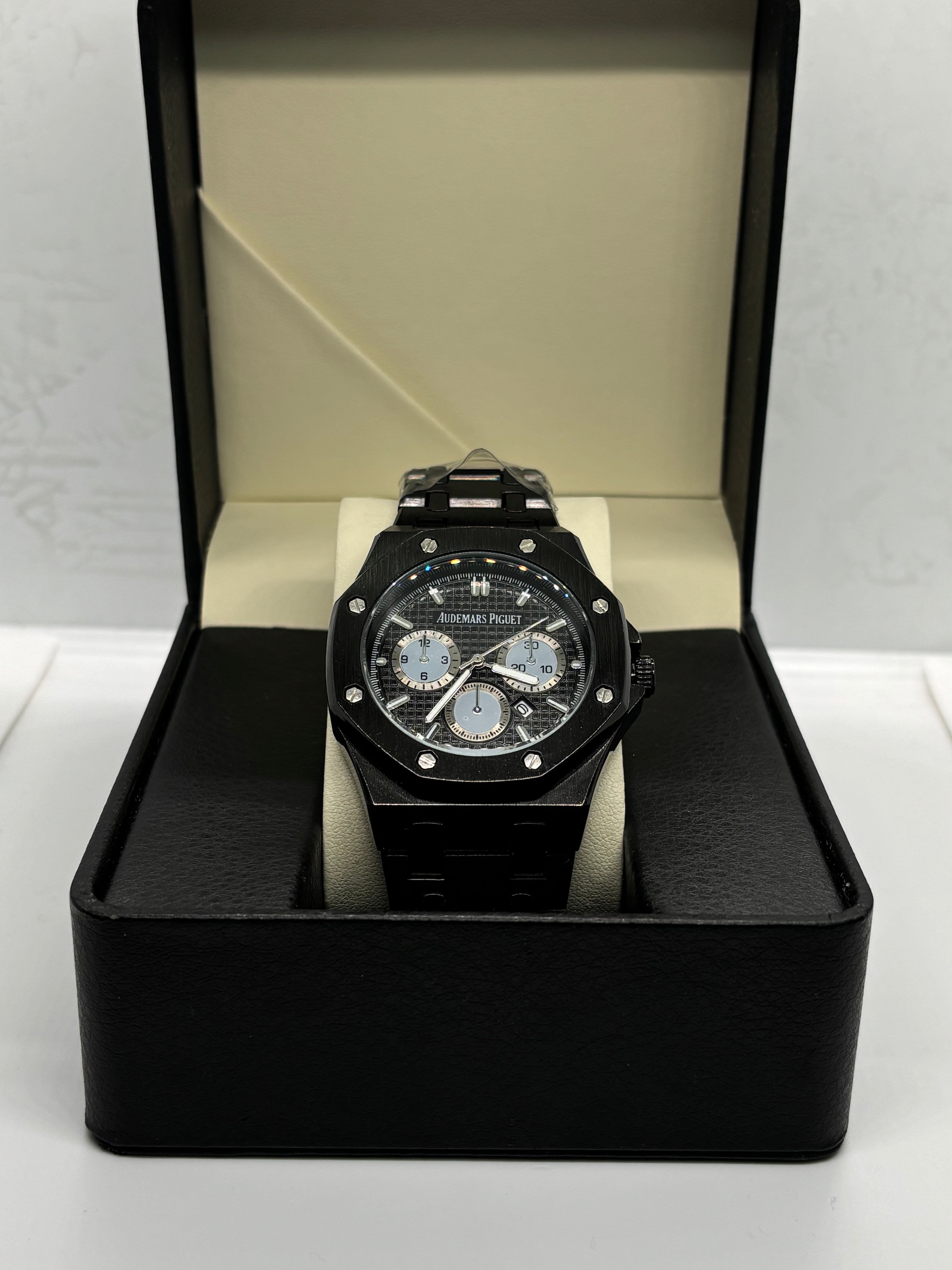 Audemars Piguet Stainless-Steel Chronograph Watch – Textured Grey Dial | Multi-Subdial Display | Bold Sport-Luxury Design