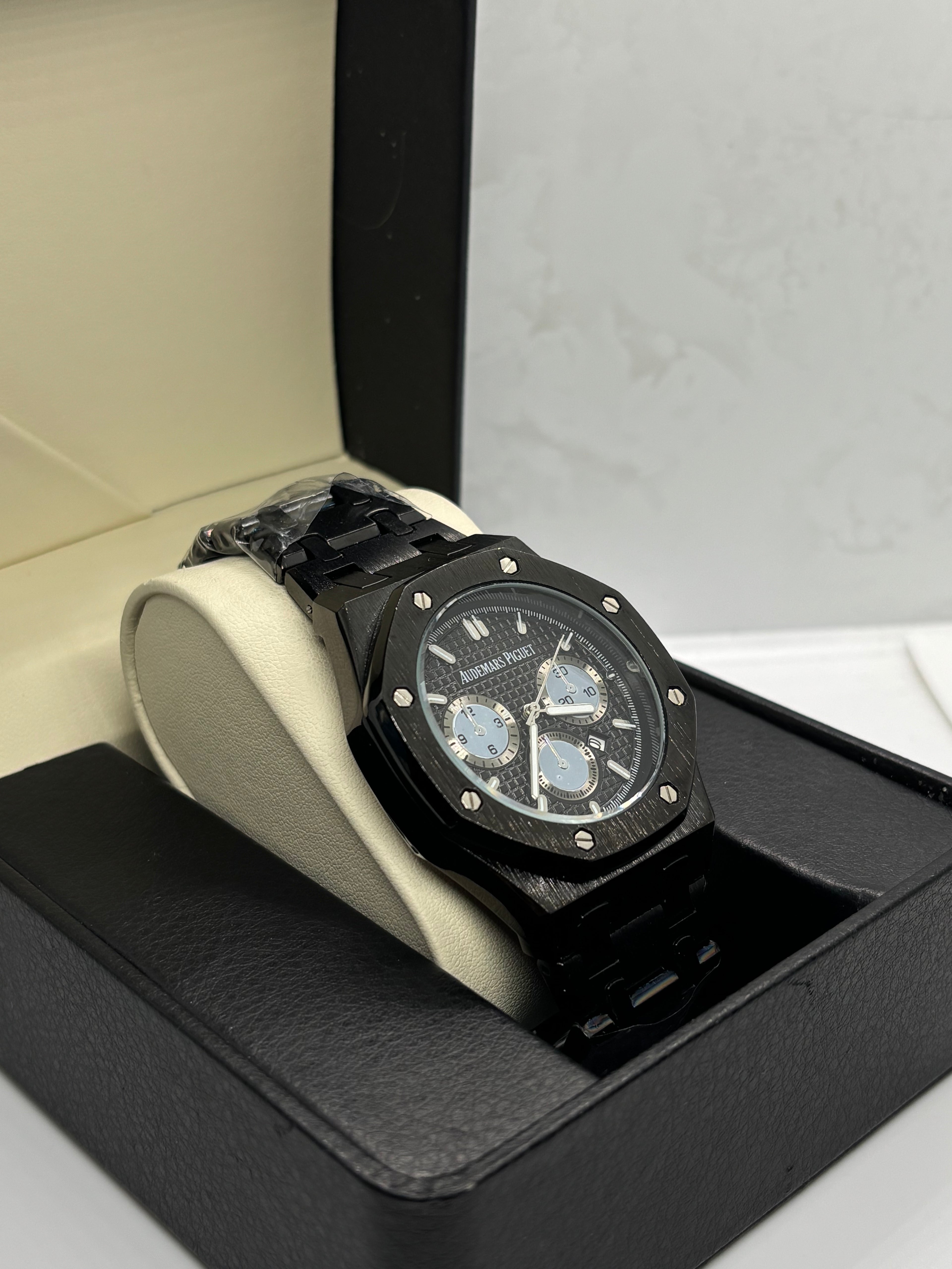 Audemars Piguet Stainless-Steel Chronograph Watch – Textured Grey Dial | Multi-Subdial Display | Bold Sport-Luxury Design