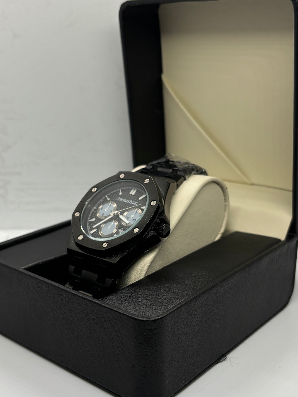 Audemars Piguet Stainless-Steel Chronograph Watch – Textured Grey Dial | Multi-Subdial Display | Bold Sport-Luxury Design