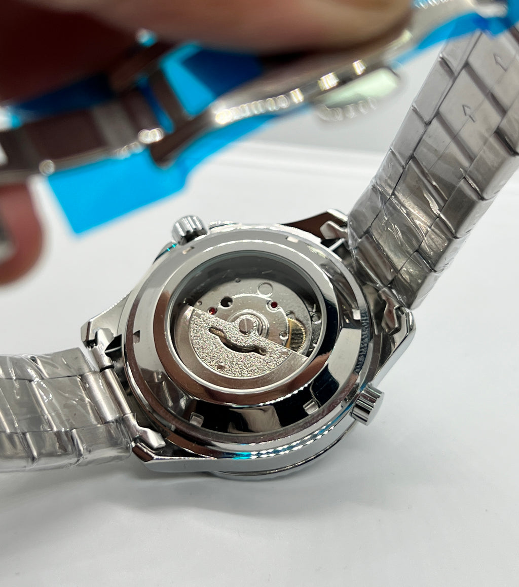 Omega Seamaster Professional Co-Axial Master Chronometer – White Dial Blue Bezel