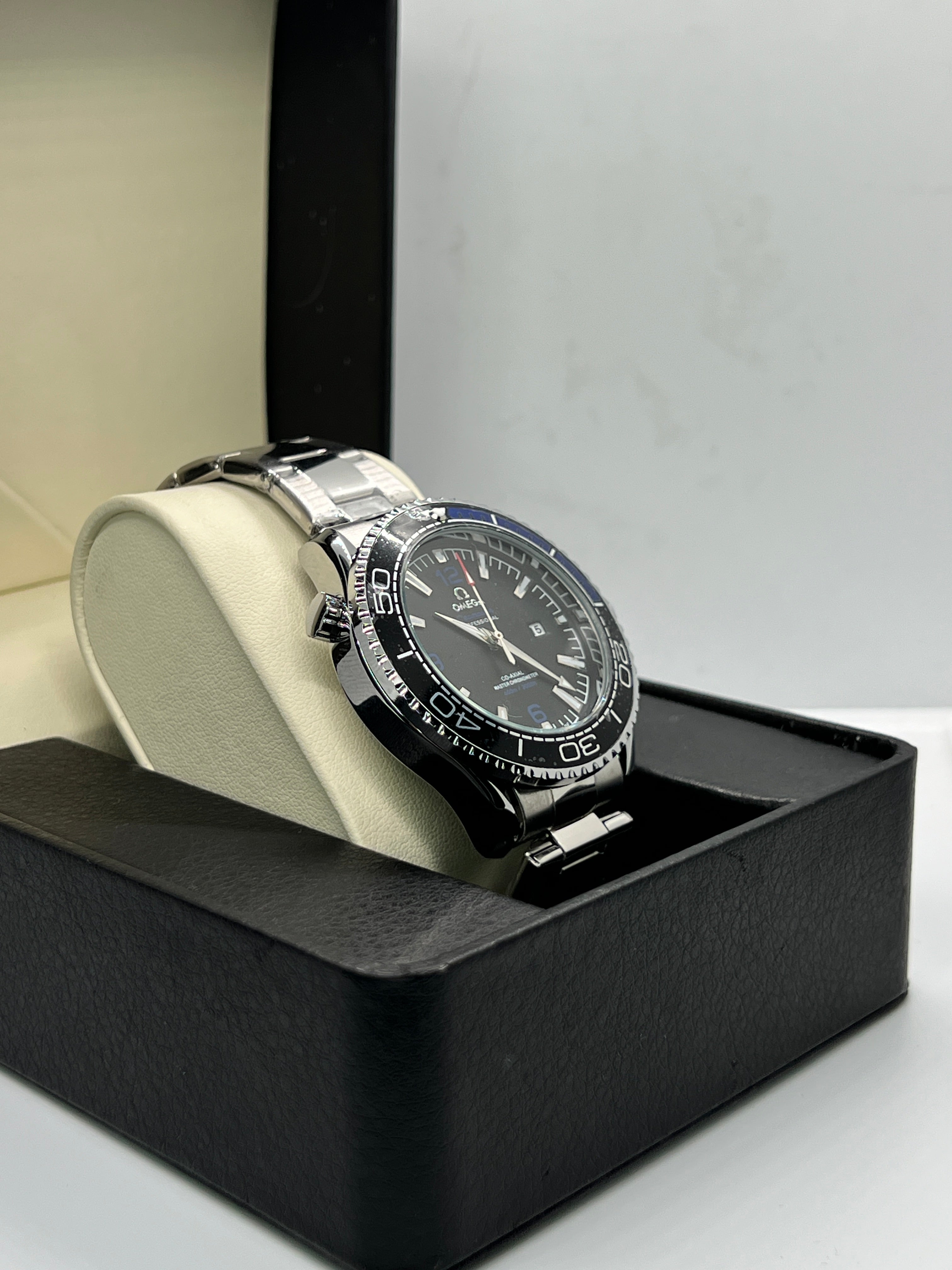 Omega Seamaster Planet Ocean 600M – Black Dial | Black & Blue Bezel | Swiss SemiAutomatic