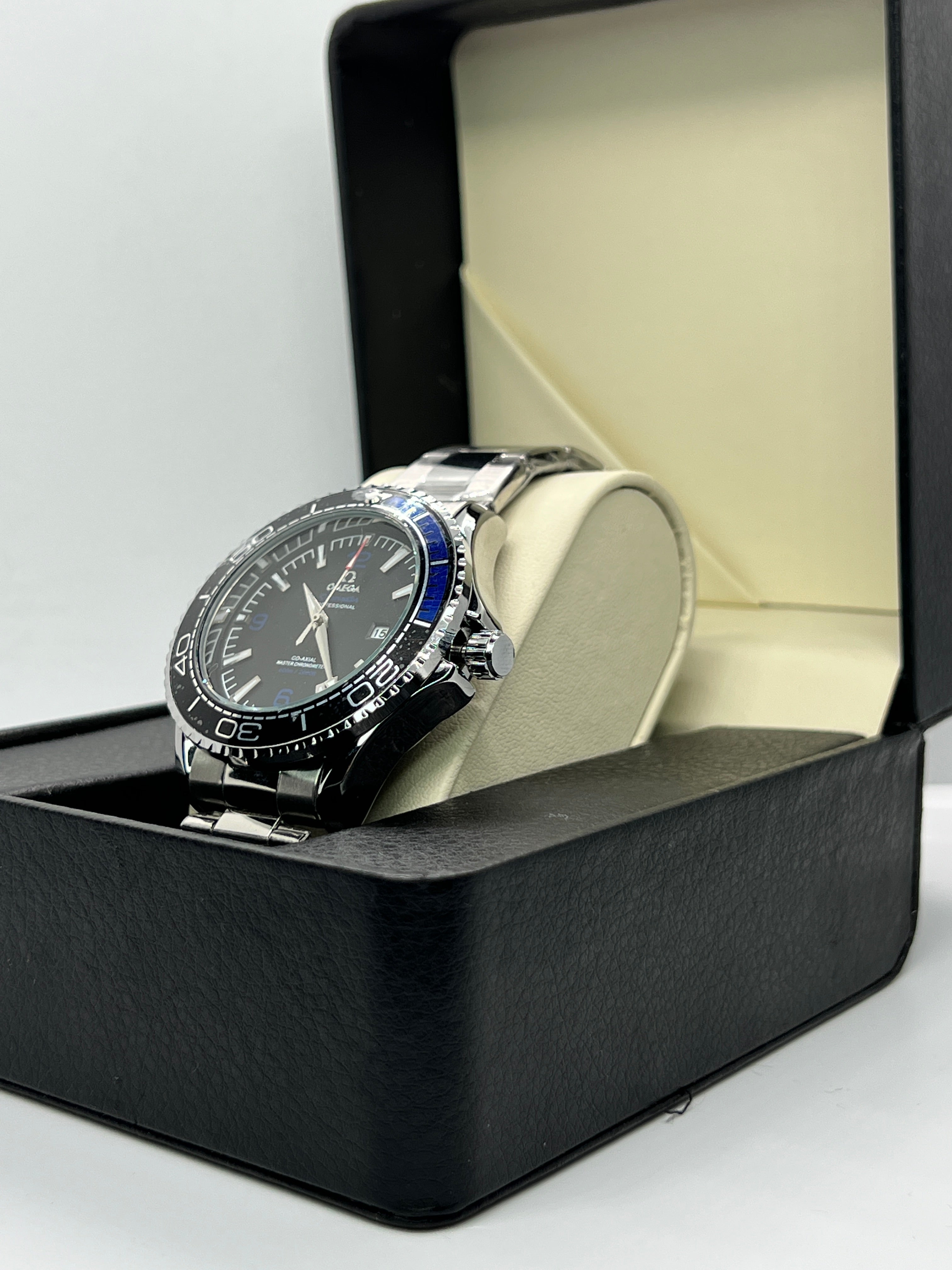 Omega Seamaster Planet Ocean 600M – Black Dial | Black & Blue Bezel | Swiss SemiAutomatic