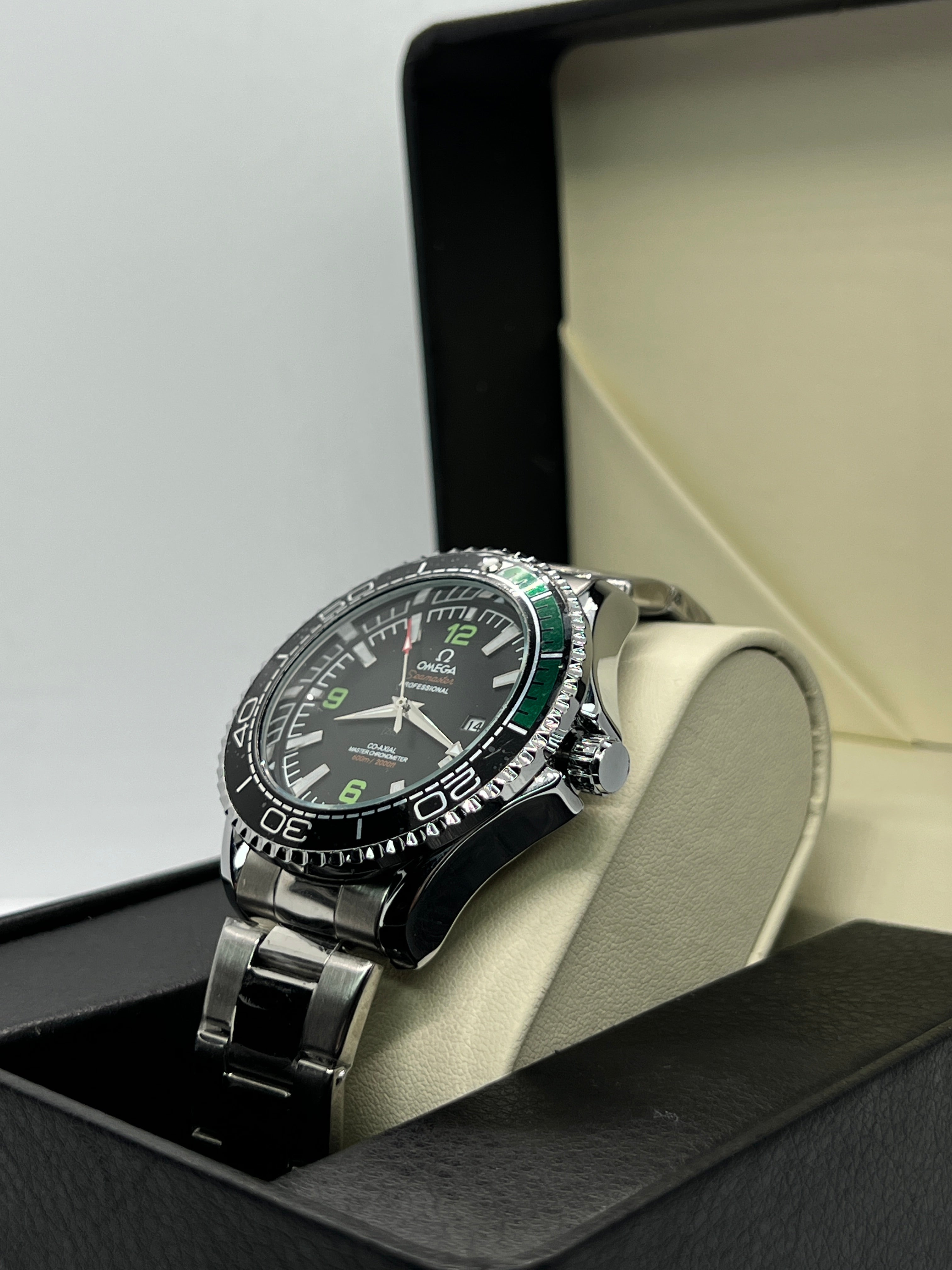 Omega Seamaster Planet Ocean 600M – Black Dial | Black & Green Bezel | Swiss SemiAutomatic