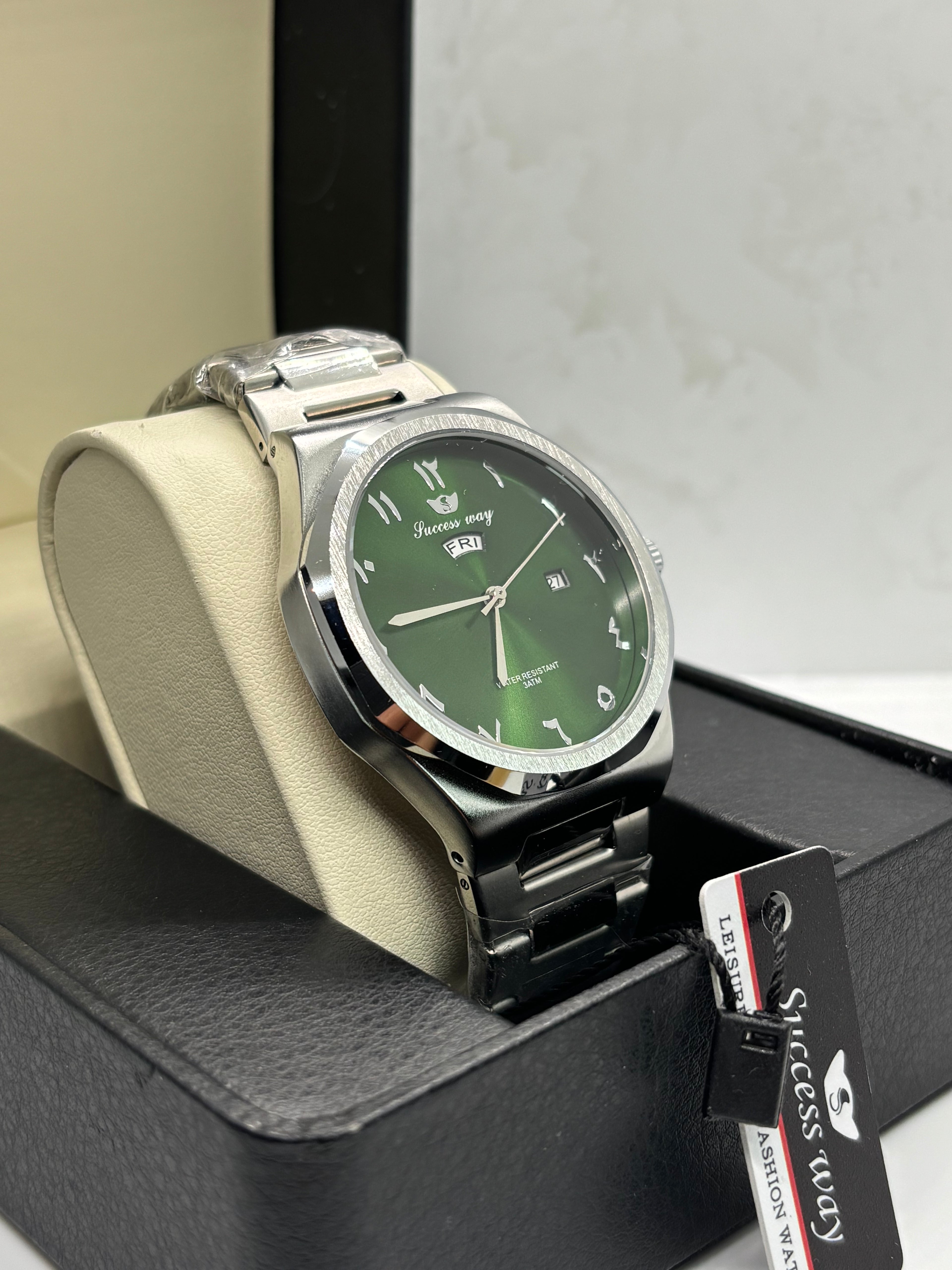 Success Way Stainless-Steel Classic Wristwatch – Green Arabic Dial | Day-Date Display | Elegant Polished Bracelet